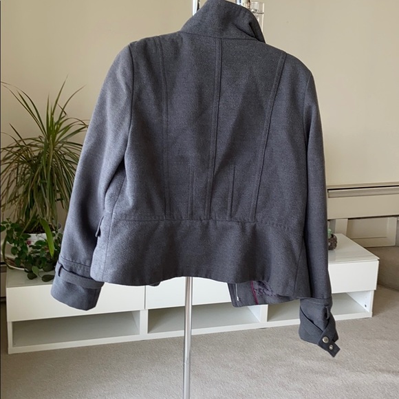 Gray jacket - Picture 2 of 4